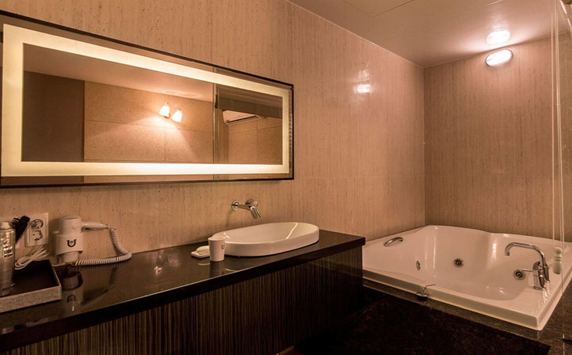 Haeundae Gary Cooper Hotel Busan Eksteriør billede